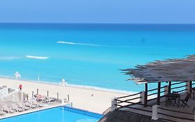 Cancun Plaza - Best Beach